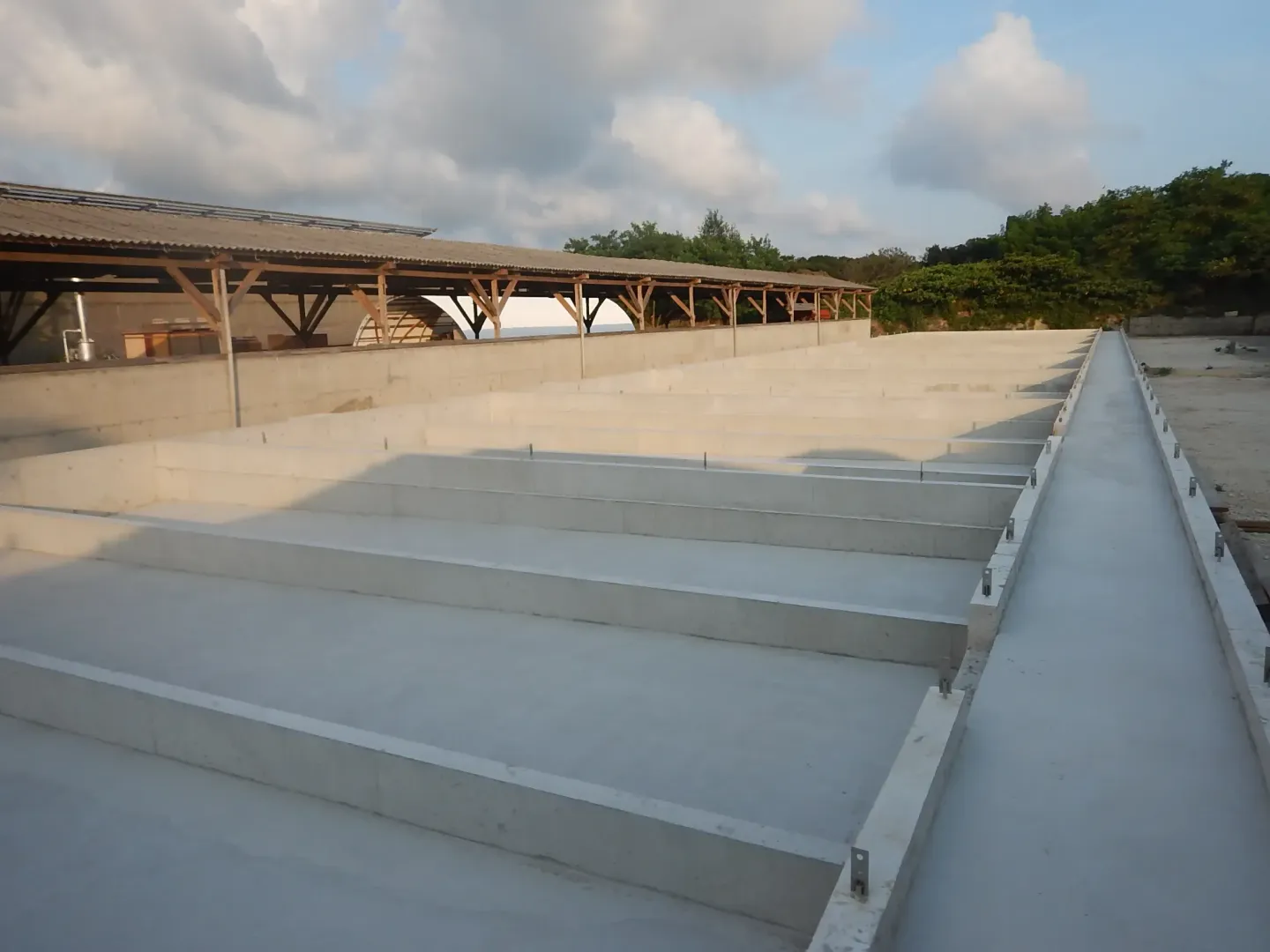 有限会社 ヤマゴ畜産様の施工実績