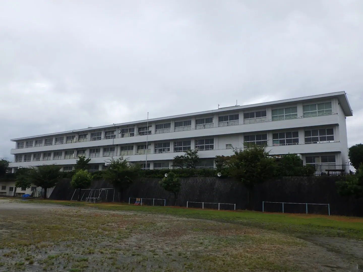半田市 小学校外壁改修工事の施工実績